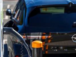 Schwache Nachfrage nach E-Autos: Opel verschiebt Elektro-Wende - Verbrenner bleiben länger